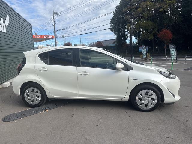 アクア Ｇ　後期型／ワンオーナー／車検８年１０月／禁煙／純正ＳＤナビ／フルセグ／Ｂモニター／ＤＶＤ再生可／ビルトインＥＴＣ／スマートキー／Ｐスタート／Ｃソナー／クルーズコントロール／フォグランプ／整備点検記録簿（7枚目）