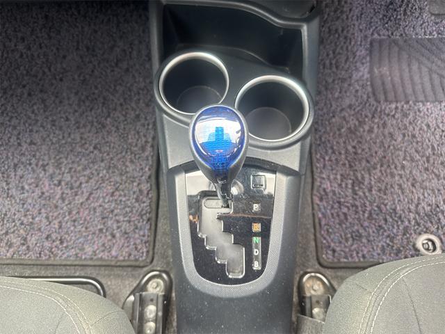 アクア Ｇ　後期型／ワンオーナー／車検８年１０月／禁煙／純正ＳＤナビ／フルセグ／Ｂモニター／ＤＶＤ再生可／ビルトインＥＴＣ／スマートキー／Ｐスタート／Ｃソナー／クルーズコントロール／フォグランプ／整備点検記録簿（11枚目）