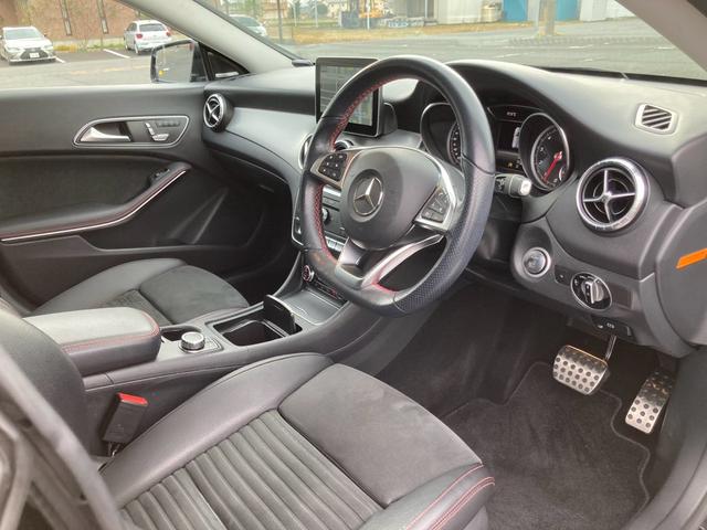CLAクラス シューティングブレーク CLA180 シューティングブレーク AMGスタイル 車検2年点検整備付/AMGプレミアムPKG/レーダーセーフティPKG/パノラミックスライディングR/AppleCarPlay/禁煙/純正ナビ/Bカメラ/ETC/ハーフレザー/前席Pシート/Sヒーター(3枚目)