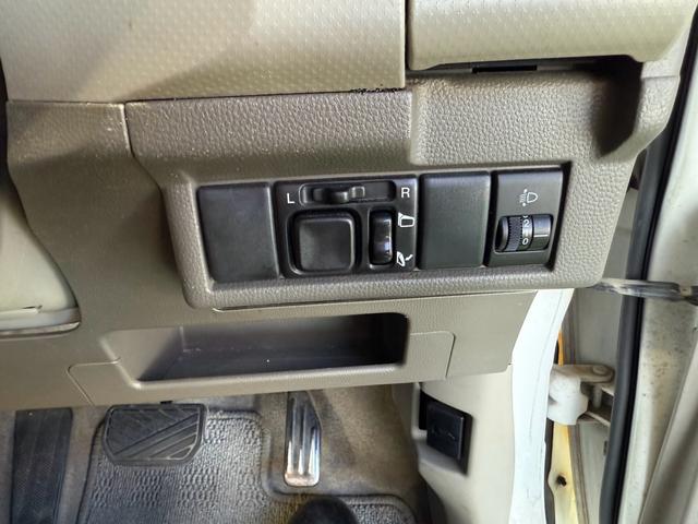 ピノ Ｓ　ユーザー買取車／ＣＤデッキ／パワーウィンド／エアコン／キーレスキー／パワーステアリング／ＡＢＳ／電動格納ドアミラー／ヘッドライトレベライザー／運転席エアバック／助手席エアバッグ（8枚目）