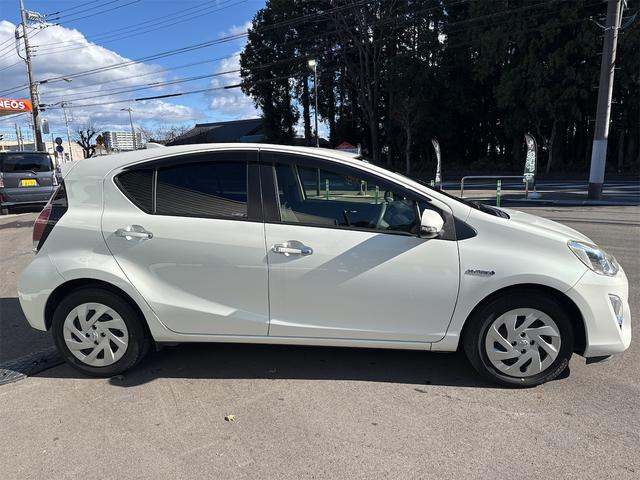 アクア Ｓスタイルブラック　走行３万キロ台／車検２年点検整備付／純正９インチＴーコネクトナビ／フルセグＴＶ／ＢＴ接続／トヨタセーフティセンス／プリクラッシュセーフティ／プッシュスタート／スマートキー／ドラレコ／保証書／取扱説明書（7枚目）