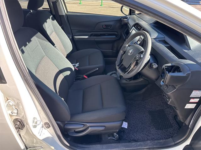 アクア Ｓスタイルブラック　走行３万キロ台／車検２年点検整備付／純正９インチＴーコネクトナビ／フルセグＴＶ／ＢＴ接続／トヨタセーフティセンス／プリクラッシュセーフティ／プッシュスタート／スマートキー／ドラレコ／保証書／取扱説明書（13枚目）