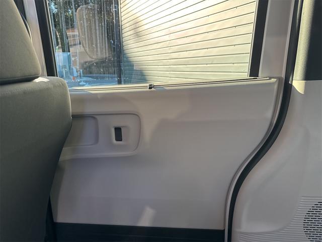 Ｎ－ＢＯＸ ベースグレード　車検９年１０月／走行距離７，０００Ｋｍ台／ホンダセンシング／パワースライドドア／電動パーキングブレーキ／オートホールド／プッシュスタート／スマートキー／リアシェード／新車保証書／取扱説明書／禁煙車（47枚目）