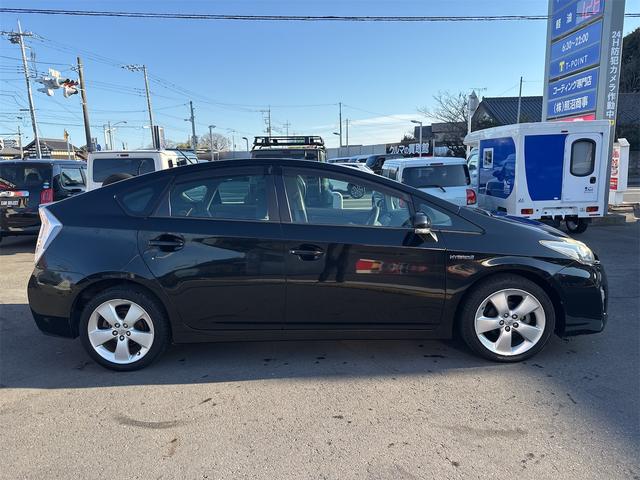 プリウス Ｓツーリングセレクション　車検２年点検整備付／走行距離５万キロ未満／純正ＳＤナビ／地デジ／バックカメラ／ＥＴＣ／プッシュスタート／スマートキー／純正ツーリング１７ＡＷ／ＬＥＤヘッド／プライバシーガラス／ステアリングＳＷ／禁煙車（7枚目）