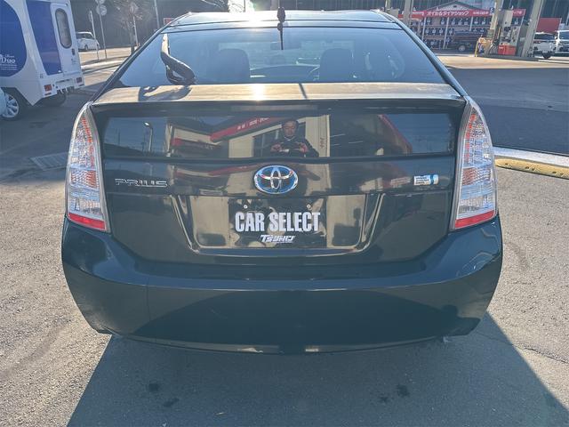 プリウス Ｓツーリングセレクション　車検２年点検整備付／走行距離５万キロ未満／純正ＳＤナビ／地デジ／バックカメラ／ＥＴＣ／プッシュスタート／スマートキー／純正ツーリング１７ＡＷ／ＬＥＤヘッド／プライバシーガラス／ステアリングＳＷ／禁煙車（8枚目）
