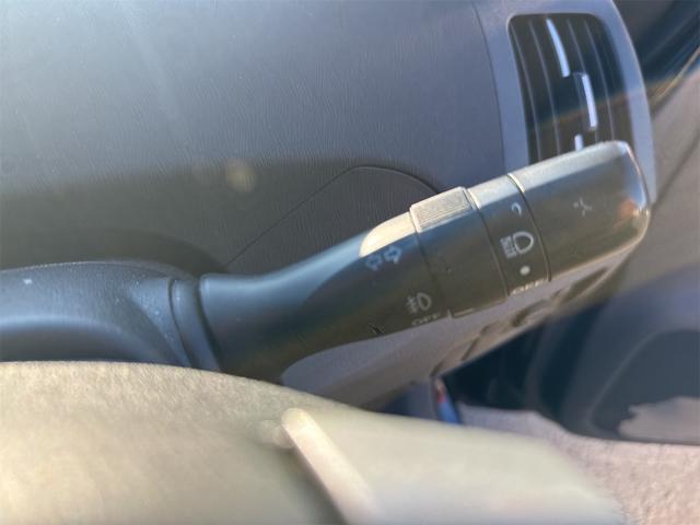 プリウス Ｓツーリングセレクション　車検２年点検整備付／走行距離５万キロ未満／純正ＳＤナビ／地デジ／バックカメラ／ＥＴＣ／プッシュスタート／スマートキー／純正ツーリング１７ＡＷ／ＬＥＤヘッド／プライバシーガラス／ステアリングＳＷ／禁煙車（35枚目）