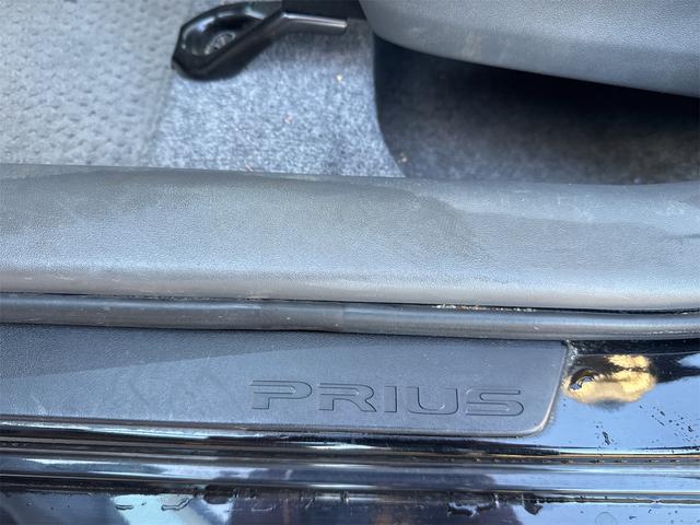 プリウス Ｓツーリングセレクション　車検２年点検整備付／走行距離５万キロ未満／純正ＳＤナビ／地デジ／バックカメラ／ＥＴＣ／プッシュスタート／スマートキー／純正ツーリング１７ＡＷ／ＬＥＤヘッド／プライバシーガラス／ステアリングＳＷ／禁煙車（49枚目）