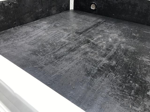 エルフトラック 　ロングボディ　マニュアル５速　エアコン　パワステ　パワーウィンドウ　積載量　２０００ＫＧ　Ｎｏｘ．ＰＭ適合（21枚目）
