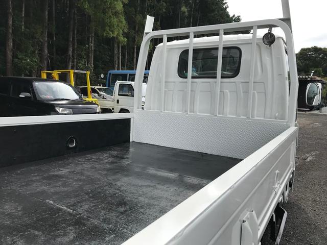 エルフトラック 　ロングボディ　マニュアル５速　エアコン　パワステ　パワーウィンドウ　積載量　２０００ＫＧ　Ｎｏｘ．ＰＭ適合（24枚目）