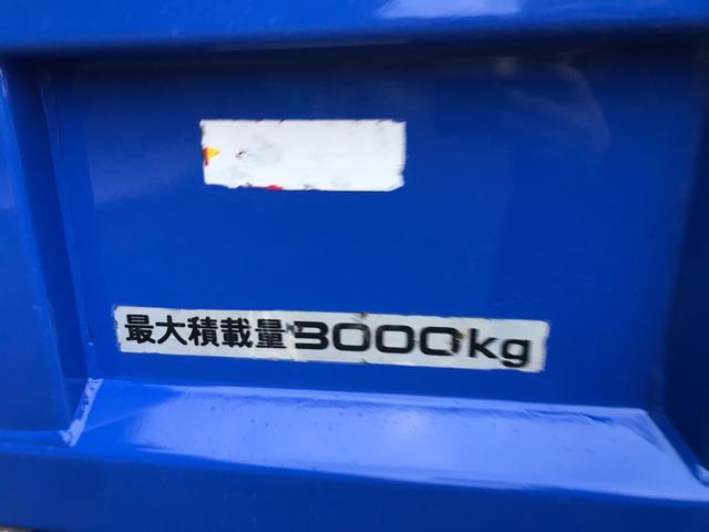 エルフトラック ダンプ マニュアル6速 エアコン パワステ パワーウィンドウ 積載量 3000KG Nox.PM適合(18枚目)