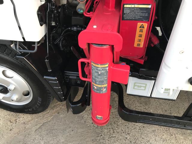 キャンター ユニッククレーン 4段 2.6t フックイン マニュアル5速 エアコン パワステ パワーウィンドウ 積載量 2000KG Nox.PM適合(14枚目)