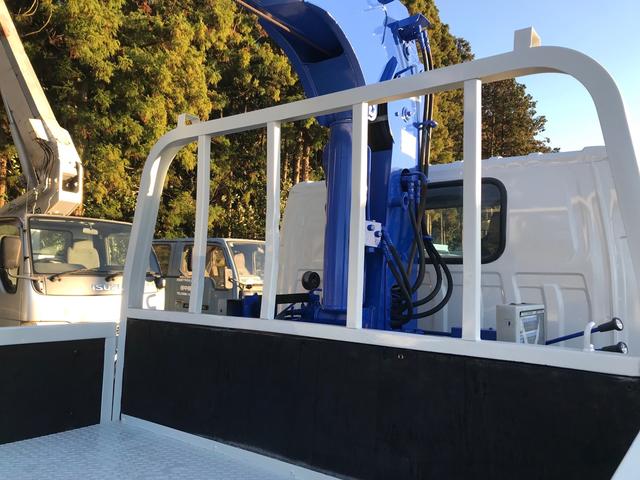 エルフトラック タダノクレーン 3段 フックイン マニュアル5速 エアコン パワステ パワーウィンドウ 積載量 2000KG Nox.PM適合(31枚目)