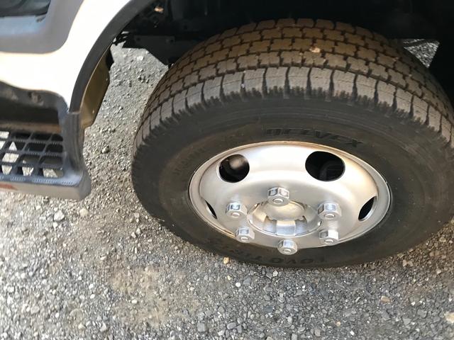 キャンター 　ロングワイド　マニュアル５速　エアコン　パワステ　パワーウィンドウ　積載量　３０００ＫＧ　Ｎｏｘ．ＰＭ適合（5枚目）