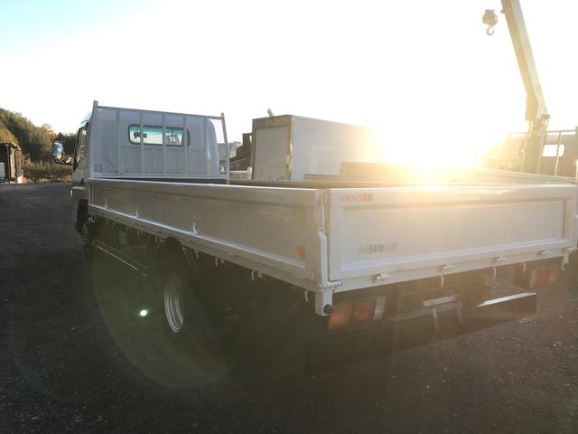 キャンター 　ロングワイド　マニュアル５速　エアコン　パワステ　パワーウィンドウ　積載量　３０００ＫＧ　Ｎｏｘ．ＰＭ適合（14枚目）