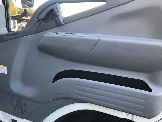 キャンター 　ロングワイド　マニュアル５速　エアコン　パワステ　パワーウィンドウ　積載量　３０００ＫＧ　Ｎｏｘ．ＰＭ適合（26枚目）