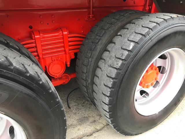 ギガ 　ダンプ　３８０馬力　電動コボレーン　メッキパーツ　マニュアル７速　エアコン　パワステ　パワーウィンドウ　積載量　９２００ＫＧ　Ｎｏｘ．ＰＭ適合（25枚目）