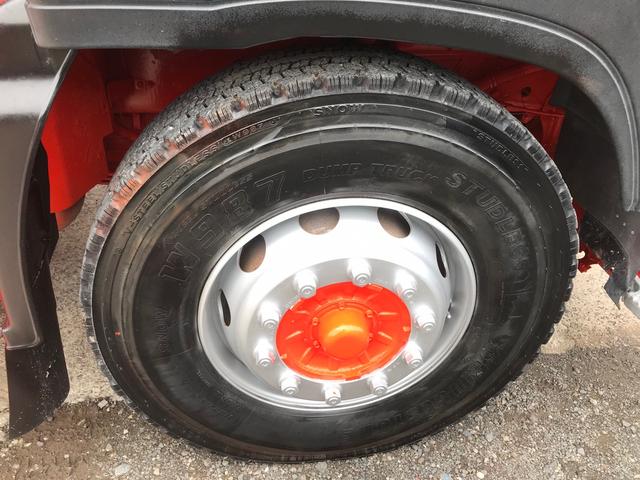 ギガ 　ダンプ　３８０馬力　電動コボレーン　メッキパーツ　マニュアル７速　エアコン　パワステ　パワーウィンドウ　積載量　９２００ＫＧ　Ｎｏｘ．ＰＭ適合（30枚目）