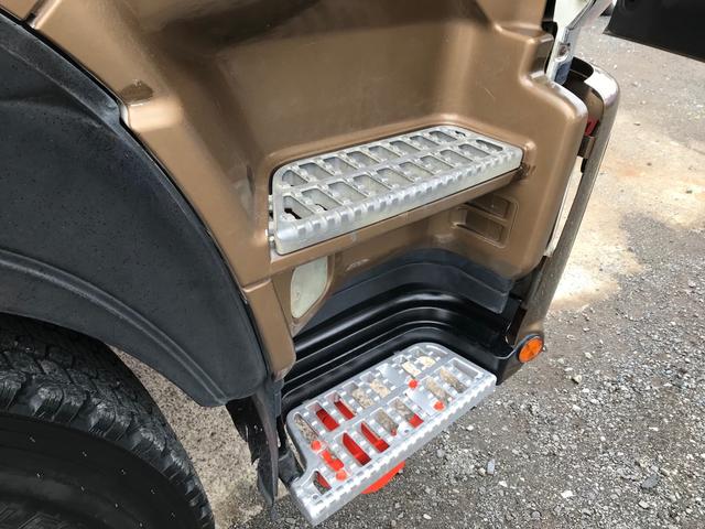 ギガ 　ダンプ　３８０馬力　電動コボレーン　メッキパーツ　マニュアル７速　エアコン　パワステ　パワーウィンドウ　積載量　９２００ＫＧ　Ｎｏｘ．ＰＭ適合（31枚目）