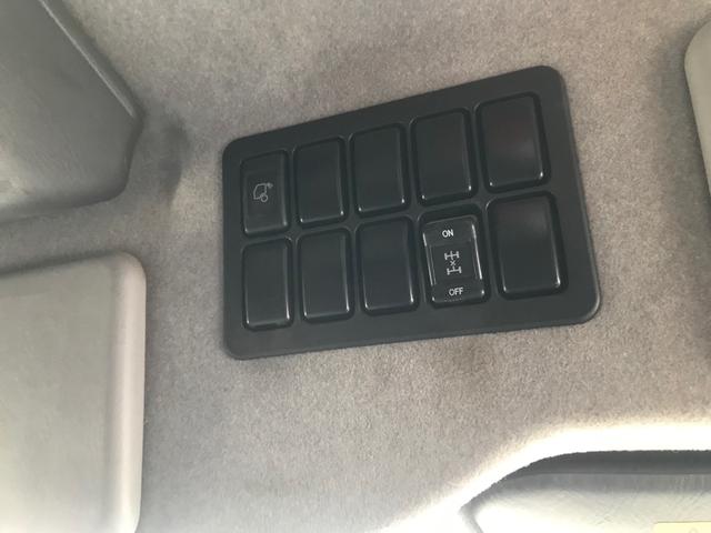 ギガ 　ダンプ　３８０馬力　電動コボレーン　メッキパーツ　マニュアル７速　エアコン　パワステ　パワーウィンドウ　積載量　９２００ＫＧ　Ｎｏｘ．ＰＭ適合（45枚目）