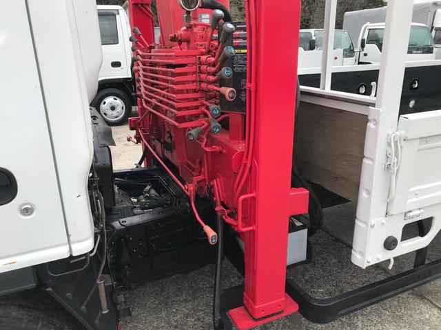 エルフトラック 　ハイジャッキ　ユニッククレーン　Ｖ２６０　３段　２．６３ｔ　エアコン　パワステ　荷台鉄板　積載量　３０００ＫＧ　Ｎｏｘ．ＰＭ適合（14枚目）