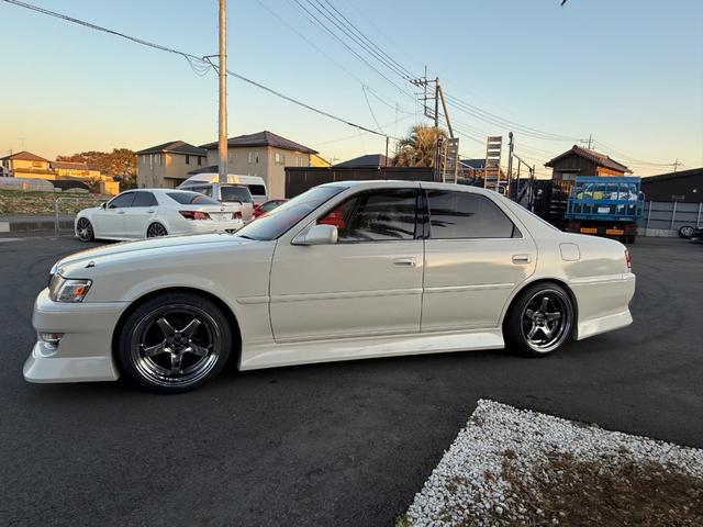 クレスタ エクシードＧ　社外ストレートマフラー／純正触媒／車高調／純正サンル－フ／インタークーラー／Ｃｌｅａｖｅホイール／エンジン載せ換え（ＶＶＴ－Ｉターボエンジン）（4枚目）