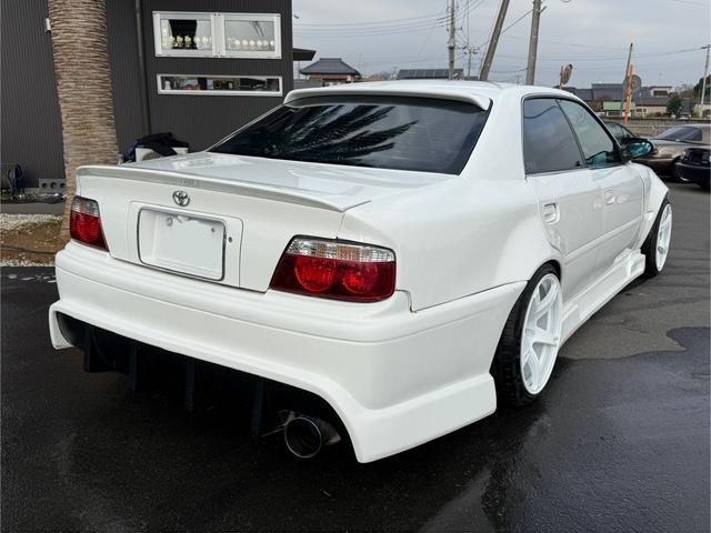 チェイサー ツアラーＶ　タワーバー／オリジンエアロ／ルーフスポイラー／トランクスポイラー／セミバケットシート／１８インチホイール（7枚目）