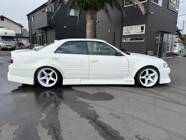 チェイサー ツアラーＶ　タワーバー／オリジンエアロ／ルーフスポイラー／トランクスポイラー／セミバケットシート／１８インチホイール（8枚目）