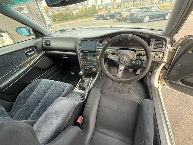 チェイサー ツアラーＶ　タワーバー／オリジンエアロ／ルーフスポイラー／トランクスポイラー／セミバケットシート／１８インチホイール（11枚目）