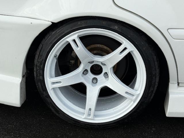 チェイサー ツアラーＶ　タワーバー／オリジンエアロ／ルーフスポイラー／トランクスポイラー／セミバケットシート／１８インチホイール（17枚目）