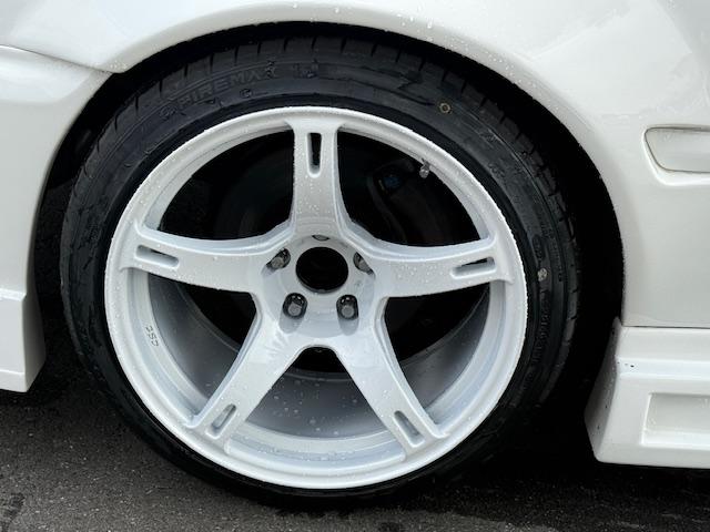 チェイサー ツアラーＶ　タワーバー／オリジンエアロ／ルーフスポイラー／トランクスポイラー／セミバケットシート／１８インチホイール（19枚目）