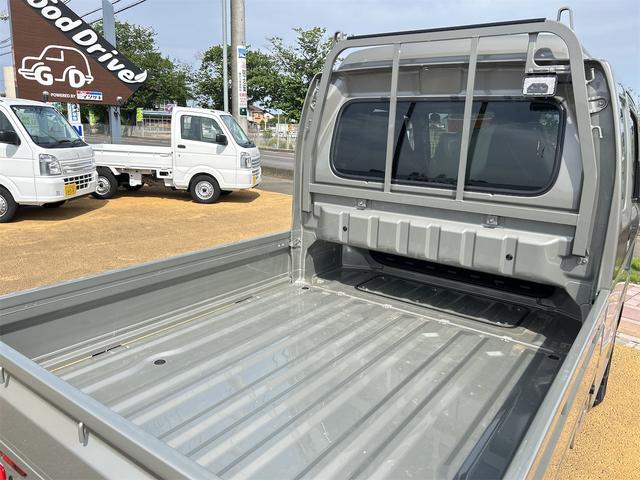 スーパーキャリイ Ｘリミテッド　４ＷＤ　届け出済み未使用車　軽トラック　ＡＴ　衝突被害軽減システム　クリアランスソナー　レーンアシスト　アイドリングストップ　電動格納ミラー　オートライト　ＥＳＣ　エアコン　パワーウィンドウ（11枚目）