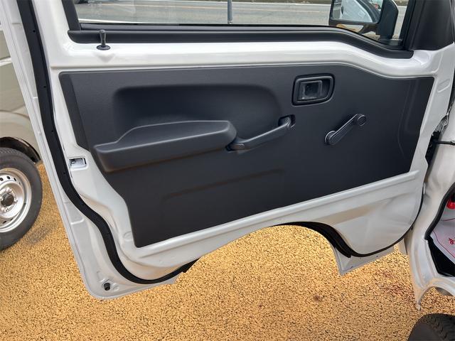 ハイゼットトラック スタンダード 4WD 3方開 AT 衝突被害軽減システム クリアランスソナー アイドリングストップ ESC エアコン パワーステアリング 運転席エアバッグ 助手席エアバッグ(23枚目)