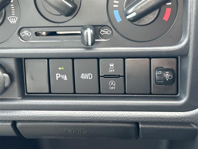 キャリイトラック ＫＣエアコン・パワステ　４ＷＤ　軽トラック　ＭＴ　クリアランスソナー　アイドリングストップ　オートライト　ＡＢＳ　ＥＳＣ　エアコン　パワーステアリング　パワーウィンドウ　運転席エアバッグ　助手席エアバッグ（4枚目）