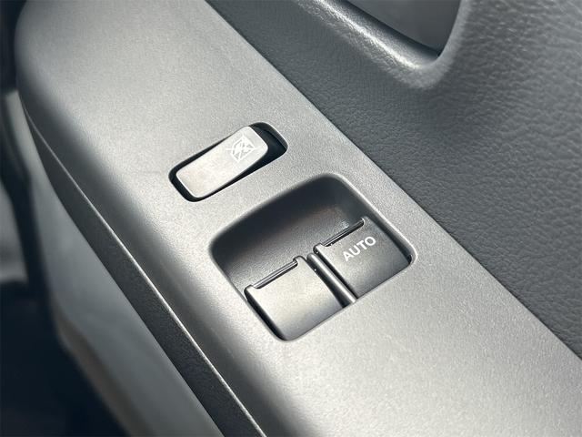 キャリイトラック ＫＣエアコン・パワステ　４ＷＤ　軽トラック　ＭＴ　クリアランスソナー　アイドリングストップ　オートライト　ＡＢＳ　ＥＳＣ　エアコン　パワーステアリング　パワーウィンドウ　運転席エアバッグ　助手席エアバッグ（11枚目）