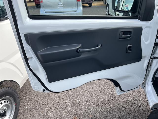 キャリイトラック ＫＣエアコン・パワステ　４ＷＤ　軽トラック　ＭＴ　クリアランスソナー　アイドリングストップ　オートライト　ＡＢＳ　ＥＳＣ　エアコン　パワーステアリング　パワーウィンドウ　運転席エアバッグ　助手席エアバッグ（33枚目）