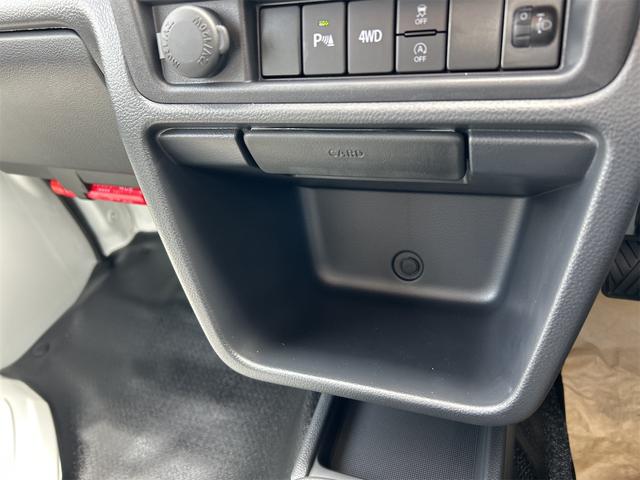キャリイトラック ＫＣエアコン・パワステ　４ＷＤ　軽トラック　ＭＴ　クリアランスソナー　アイドリングストップ　オートライト　ＡＢＳ　ＥＳＣ　エアコン　パワーステアリング　パワーウィンドウ　運転席エアバッグ　助手席エアバッグ（43枚目）