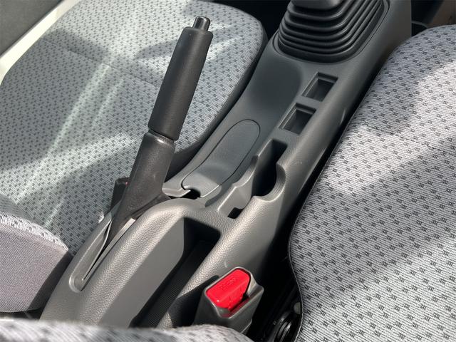 キャリイトラック ＫＣエアコン・パワステ　４ＷＤ　軽トラック　ＭＴ　クリアランスソナー　アイドリングストップ　オートライト　ＡＢＳ　ＥＳＣ　エアコン　パワーステアリング　パワーウィンドウ　運転席エアバッグ　助手席エアバッグ（46枚目）