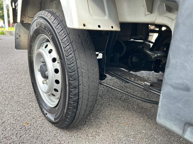キャリイトラック ＫＣ　４ＷＤ　軽トラック　ＭＴ　エアコン　運転席エアバッグ（7枚目）