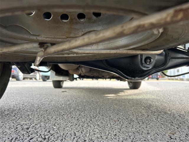 キャリイトラック ＫＣ　４ＷＤ　軽トラック　ＭＴ　エアコン　運転席エアバッグ（15枚目）