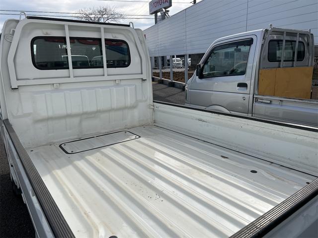 キャリイトラック ＫＣ　４ＷＤ　軽トラック　ＭＴ　エアコン　運転席エアバッグ（17枚目）