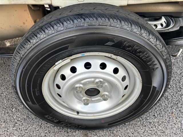 キャリイトラック ＫＣ　４ＷＤ　軽トラック　ＭＴ　エアコン　運転席エアバッグ（18枚目）