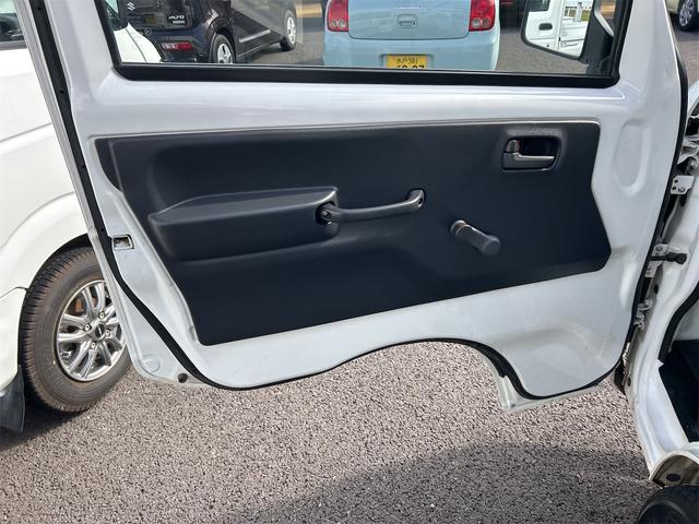 キャリイトラック ＫＣ　４ＷＤ　軽トラック　ＭＴ　エアコン　運転席エアバッグ（22枚目）