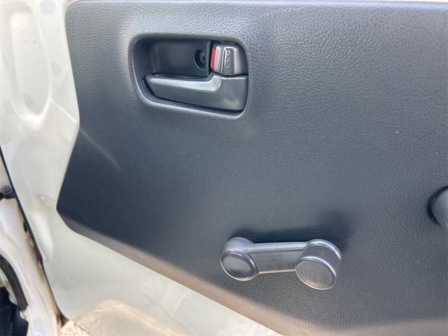 キャリイトラック ＫＣ　４ＷＤ　軽トラック　ＭＴ　エアコン　運転席エアバッグ（30枚目）
