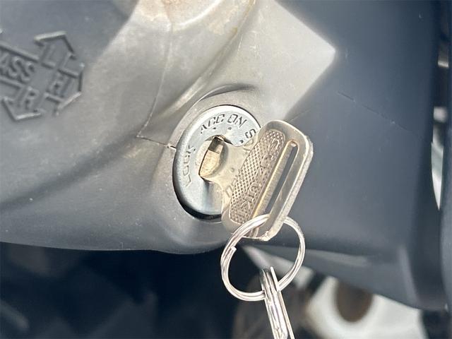 キャリイトラック ＫＣ　４ＷＤ　軽トラック　ＭＴ　エアコン　運転席エアバッグ（33枚目）