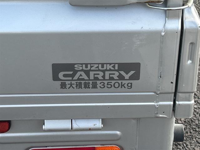 キャリイトラック ＫＣ　４ＷＤ　軽トラック　ＭＴ　ナビ　ＴＶ　オートライト　アルミホイール　ＥＳＣ　エアコン　運転席エアバッグ　助手席エアバッグ　ＣＤ　ＵＳＢ　Ｂｌｕｅｔｏｏｔｈ（9枚目）