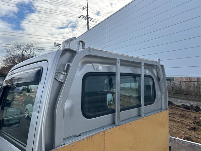キャリイトラック ＫＣ　４ＷＤ　軽トラック　ＭＴ　ナビ　ＴＶ　オートライト　アルミホイール　ＥＳＣ　エアコン　運転席エアバッグ　助手席エアバッグ　ＣＤ　ＵＳＢ　Ｂｌｕｅｔｏｏｔｈ（15枚目）