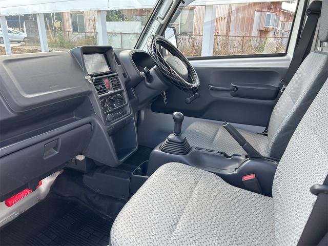 キャリイトラック ＫＣ　４ＷＤ　軽トラック　ＭＴ　ナビ　ＴＶ　オートライト　アルミホイール　ＥＳＣ　エアコン　運転席エアバッグ　助手席エアバッグ　ＣＤ　ＵＳＢ　Ｂｌｕｅｔｏｏｔｈ（19枚目）