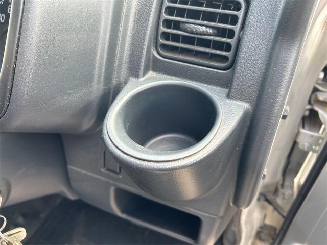 キャリイトラック ＫＣ　４ＷＤ　軽トラック　ＭＴ　ナビ　ＴＶ　オートライト　アルミホイール　ＥＳＣ　エアコン　運転席エアバッグ　助手席エアバッグ　ＣＤ　ＵＳＢ　Ｂｌｕｅｔｏｏｔｈ（28枚目）