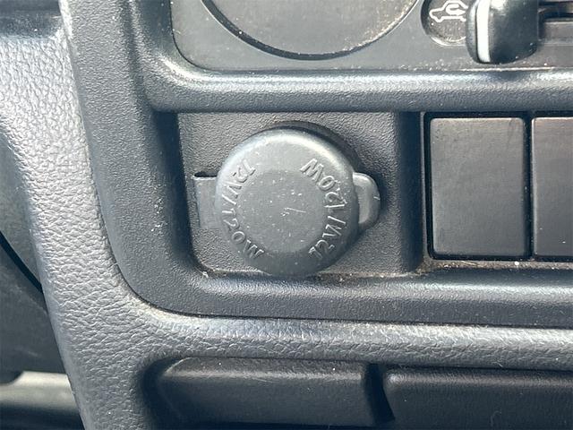 キャリイトラック ＫＣ　４ＷＤ　軽トラック　ＭＴ　ナビ　ＴＶ　オートライト　アルミホイール　ＥＳＣ　エアコン　運転席エアバッグ　助手席エアバッグ　ＣＤ　ＵＳＢ　Ｂｌｕｅｔｏｏｔｈ（37枚目）