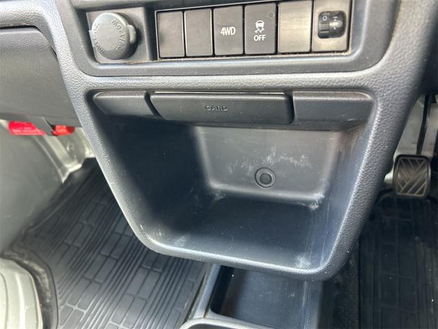 キャリイトラック ＫＣ　４ＷＤ　軽トラック　ＭＴ　ナビ　ＴＶ　オートライト　アルミホイール　ＥＳＣ　エアコン　運転席エアバッグ　助手席エアバッグ　ＣＤ　ＵＳＢ　Ｂｌｕｅｔｏｏｔｈ（39枚目）